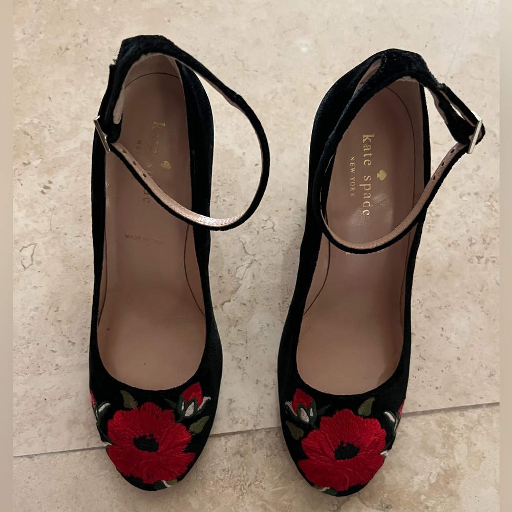 Kate Spade Black Velvet 
Embroidered Grove Floral Heels.Beautiful condition.